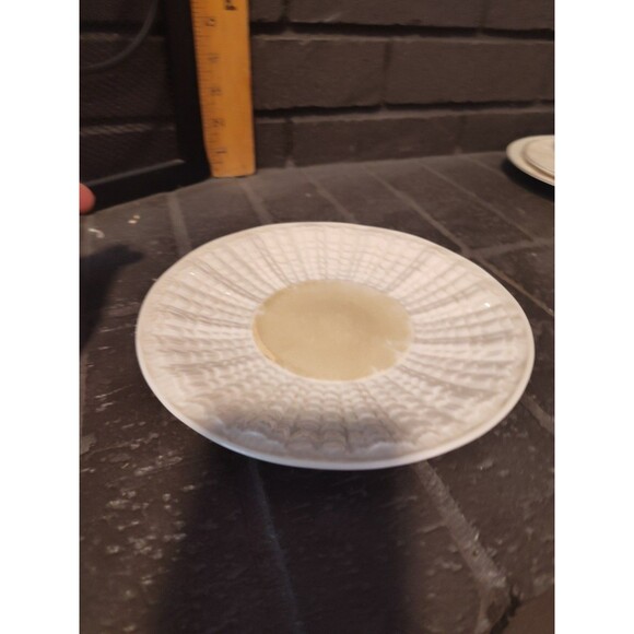 Belleek Ireland Yellow Tridacna Plate 7-5/8” 2nd Black Mark 1891-1926 - Picture 2 of 5